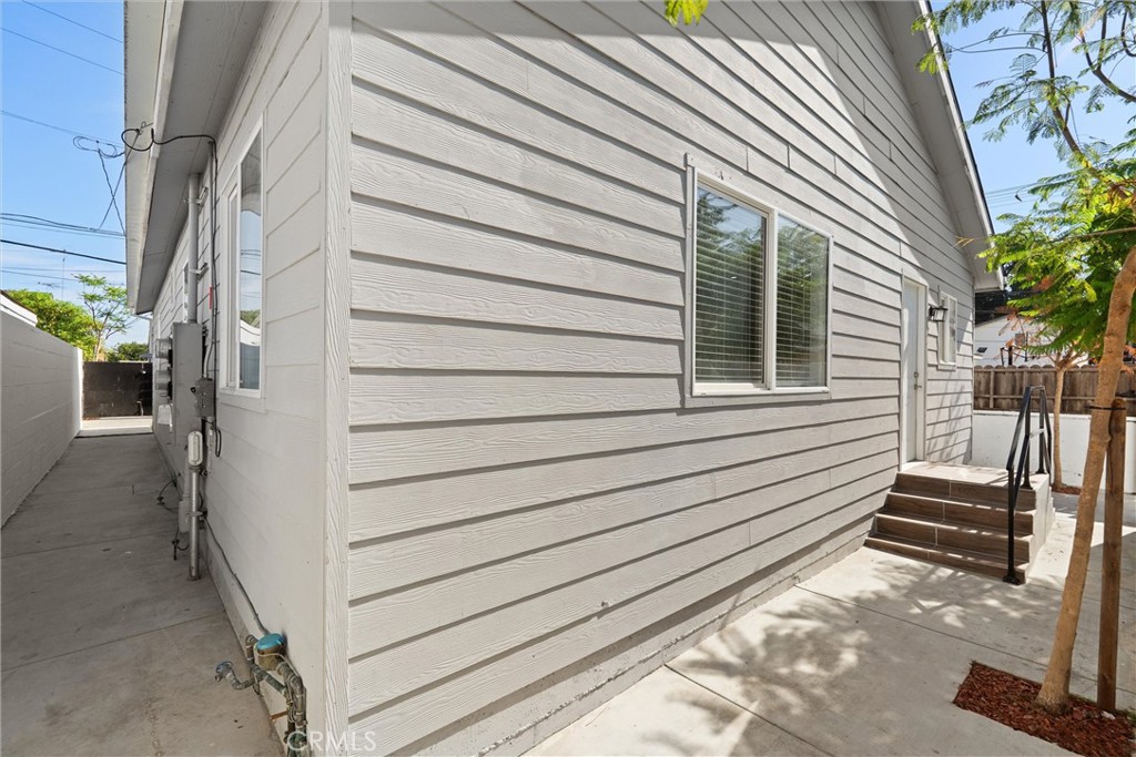 1143 E 106th Street Property Photo 25