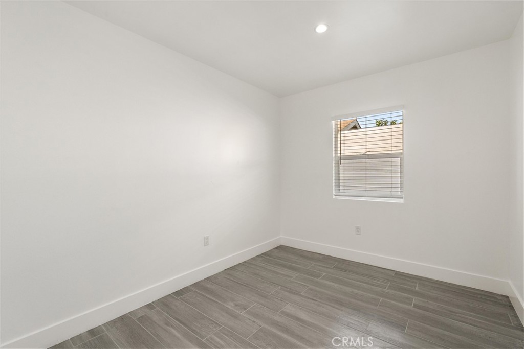 1143 E 106th Street Property Photo 33