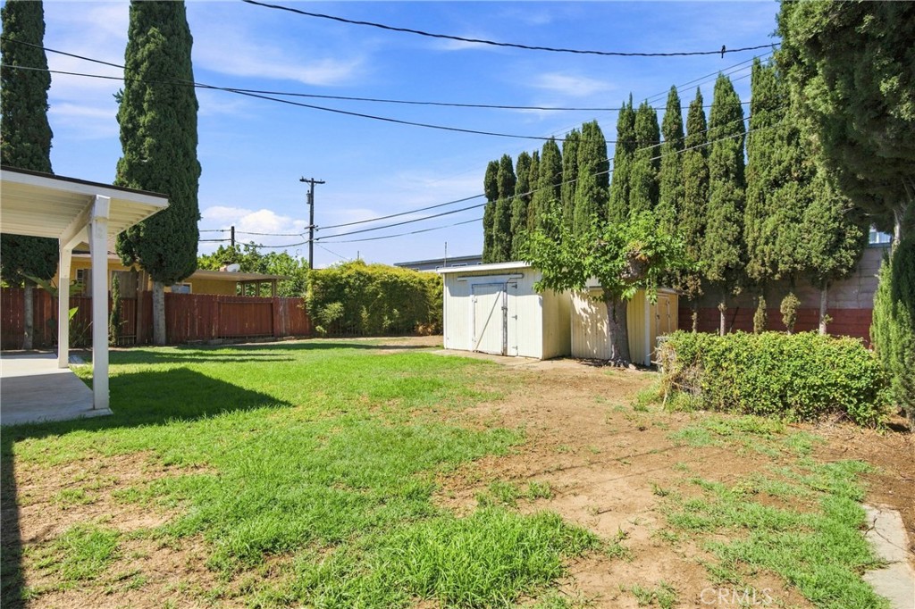 1119 S Adams Property Photo 31