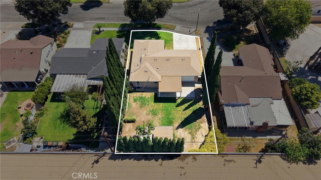 1119 S Adams Property Photo 37