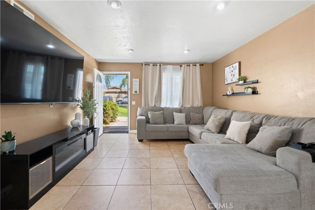 16289 Ramona Property Photo 3