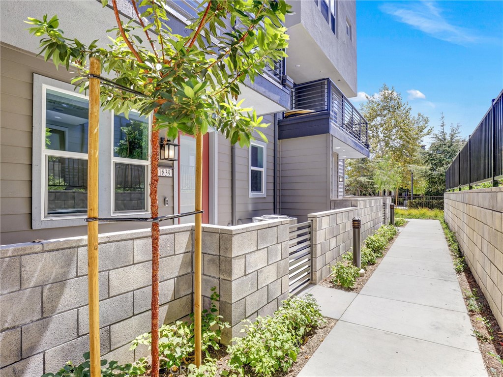 1839 Lychee St Property Photo 2