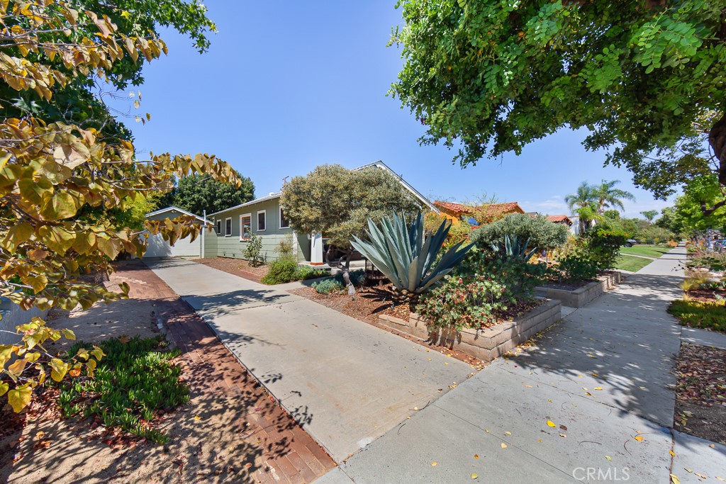 3717 Falcon Avenue Property Photo 41