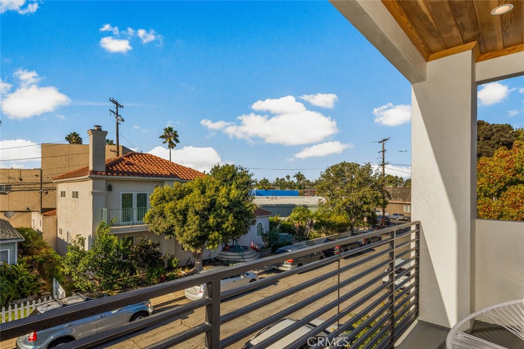5776 Campo Walk Property Photo 30
