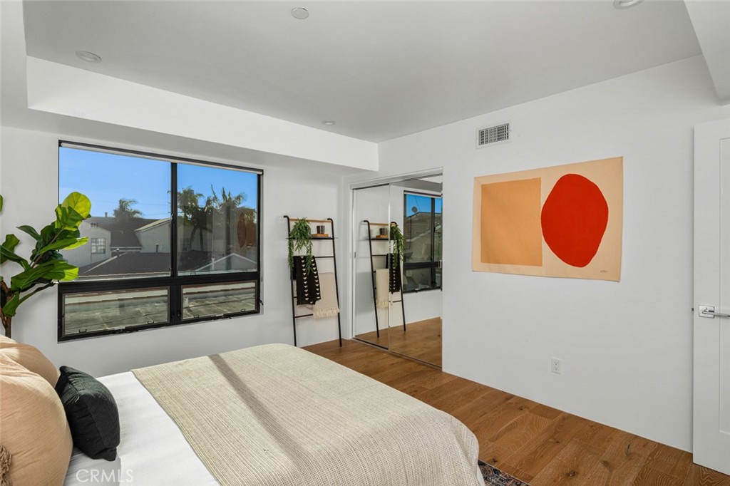 5776 Campo Walk Property Photo 35