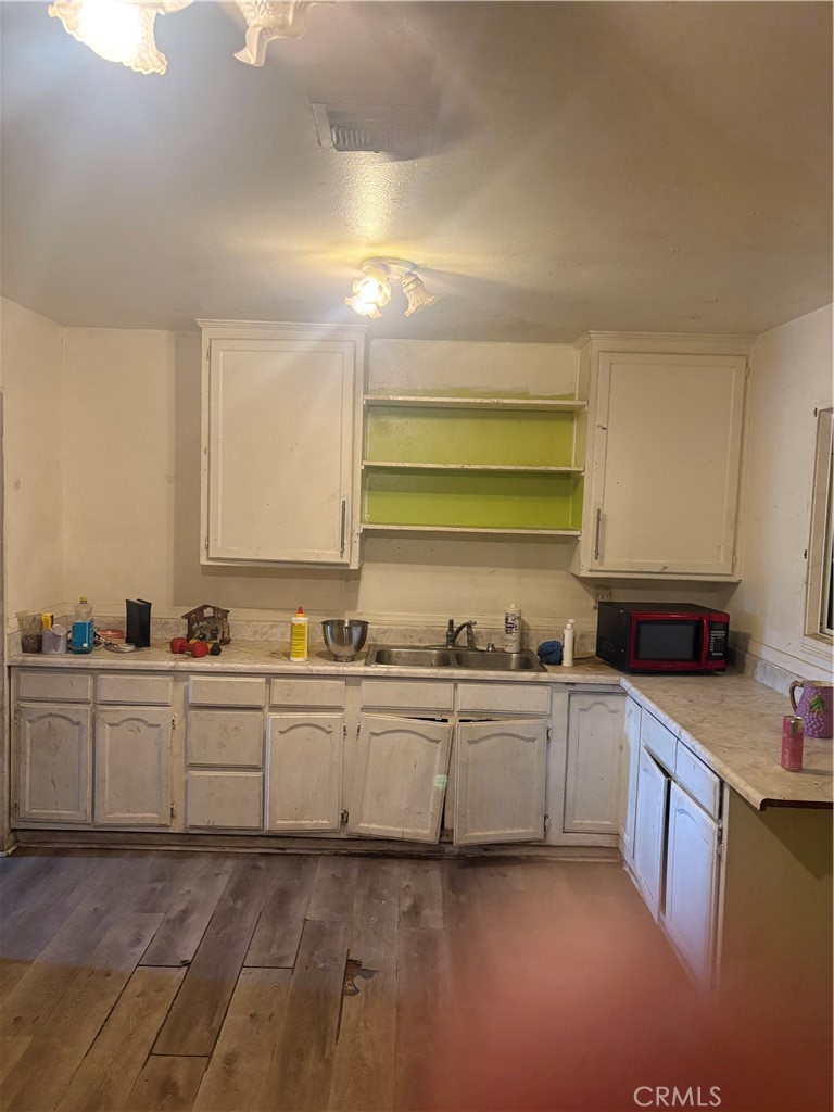 529 E 224th Street Property Photo 7