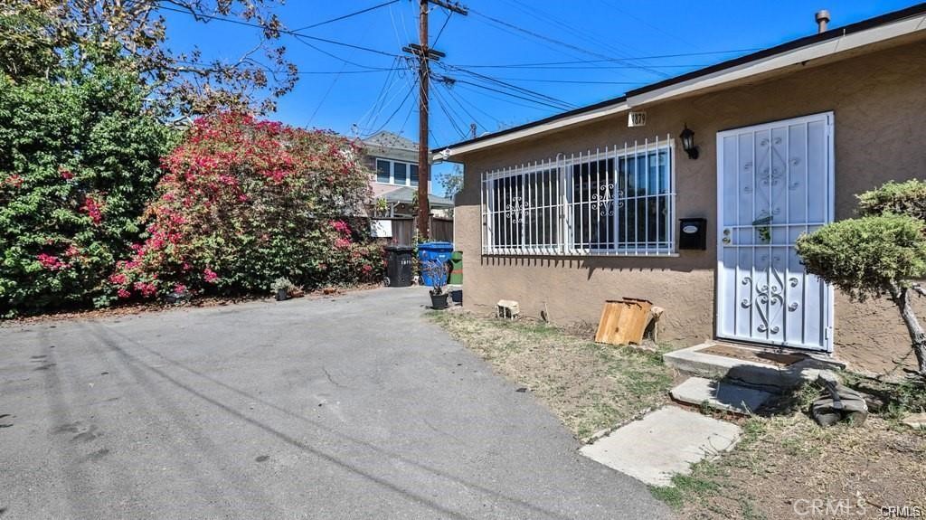 1877 S Cloverdale Property Photo 8