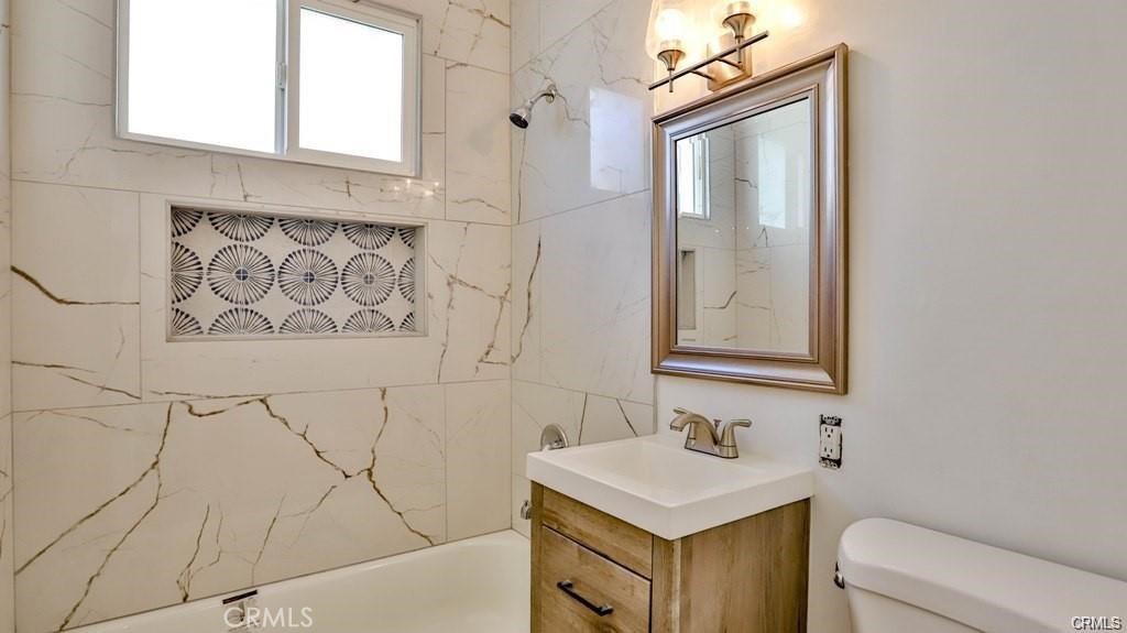 1877 S Cloverdale Property Photo 10