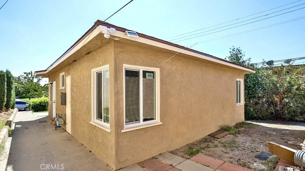 1877 S Cloverdale Property Photo 20