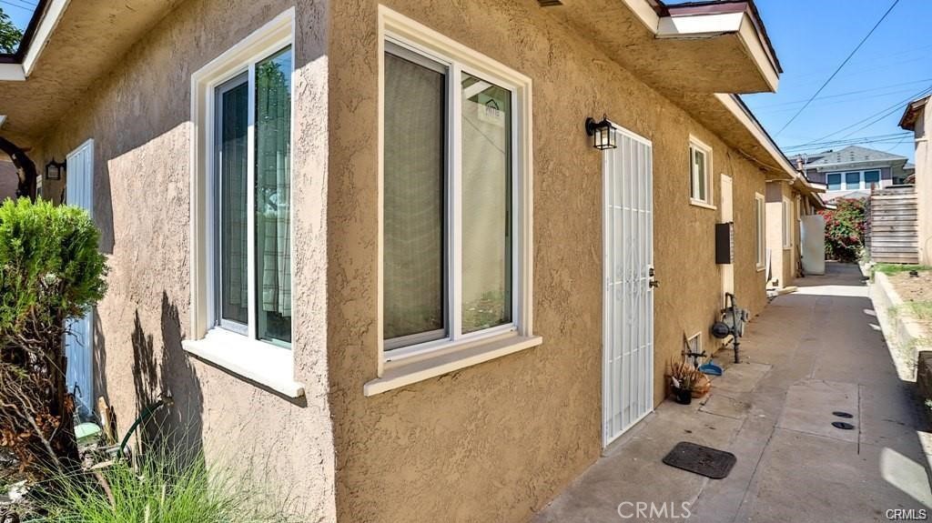 1877 S Cloverdale Property Photo 22