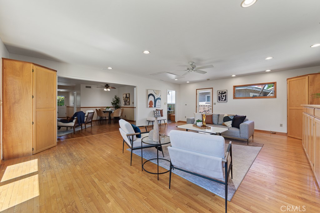 868 Stevely Property Photo 15