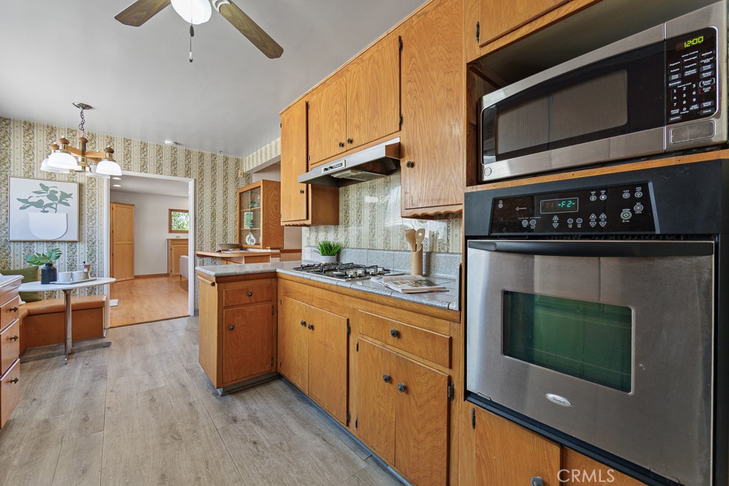 868 Stevely Property Photo 25