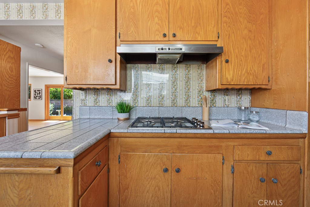 868 Stevely Property Photo 26