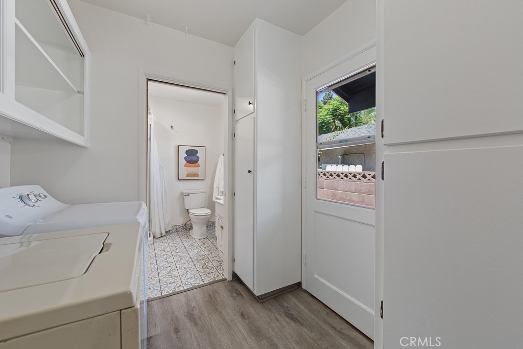 868 Stevely Property Photo 28
