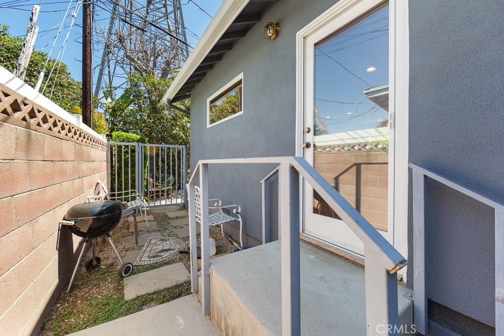 868 Stevely Property Photo 48
