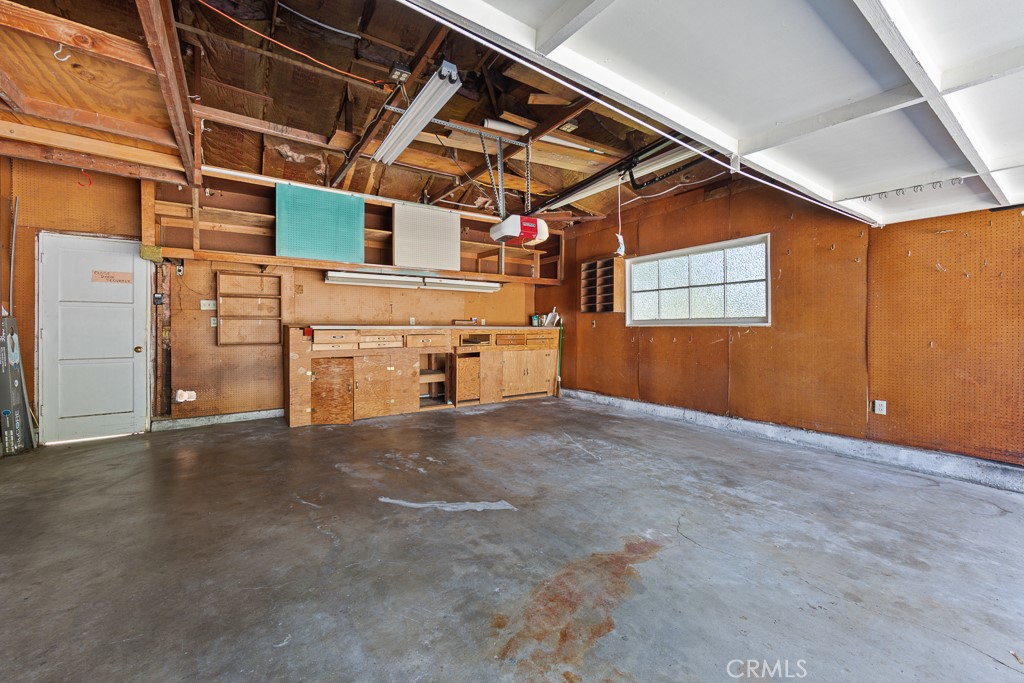 868 Stevely Property Photo 55