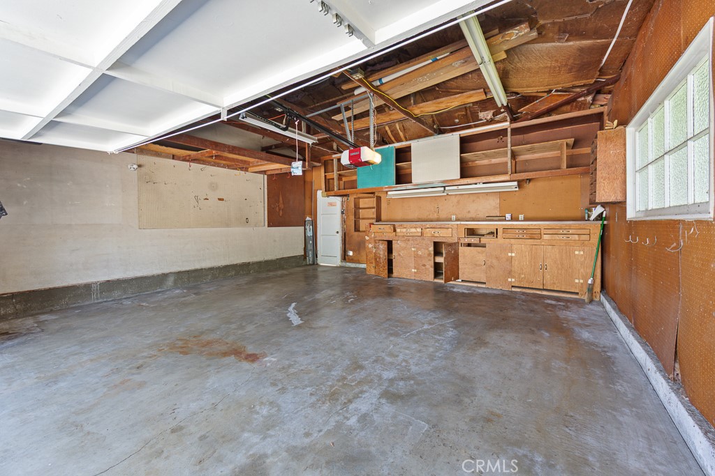 868 Stevely Property Photo 56