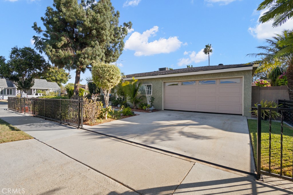 11876 Lesser Property Photo 5