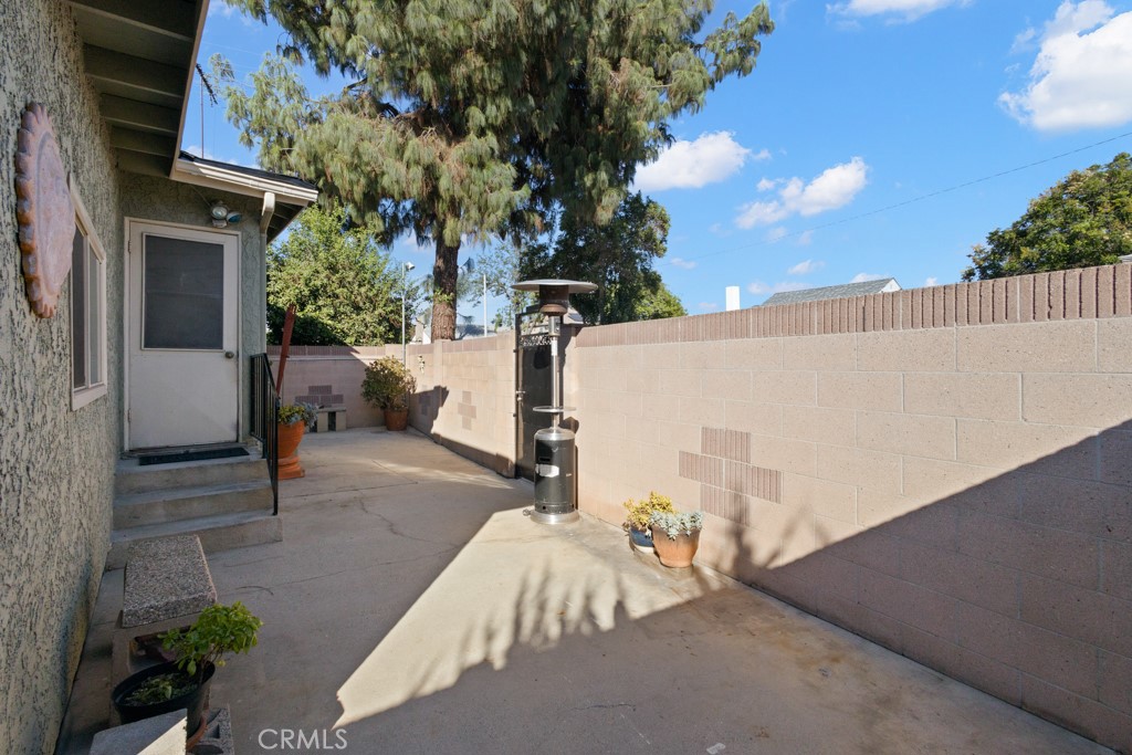 11876 Lesser Property Photo 9