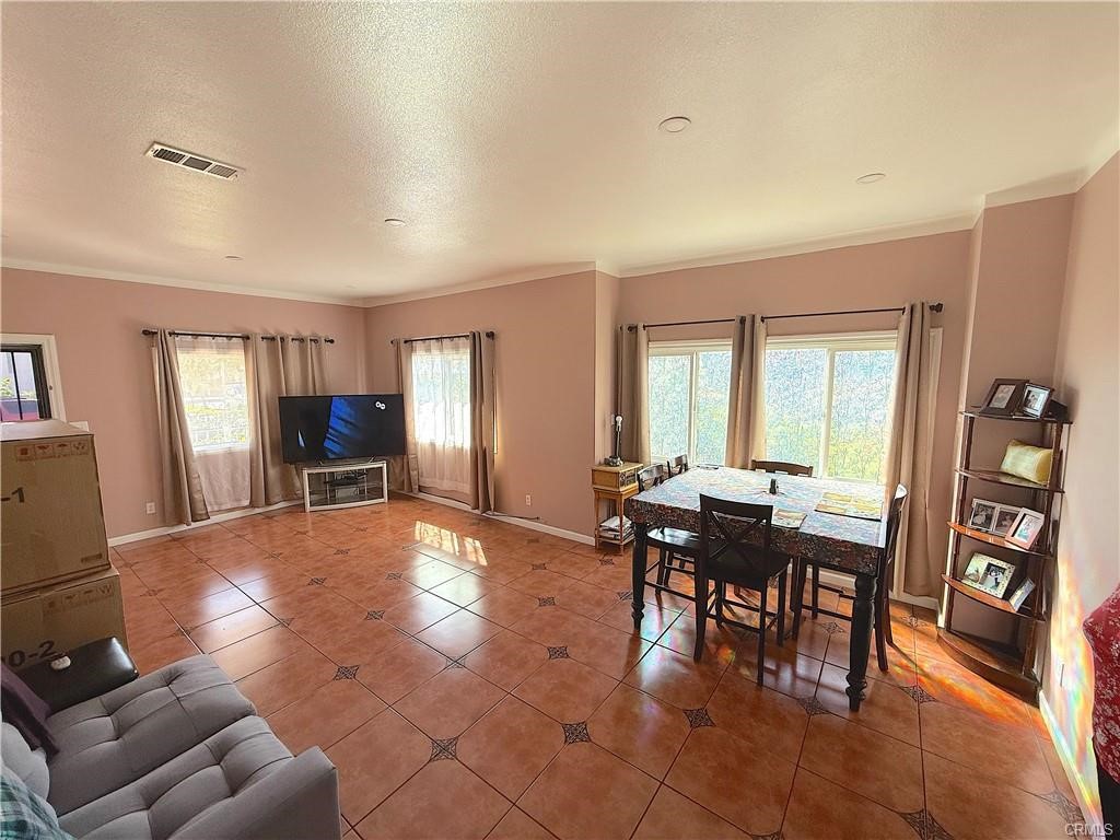 301 E Nevada Property Photo 5