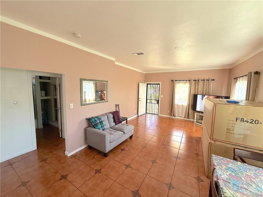 301 E Nevada Property Photo 6