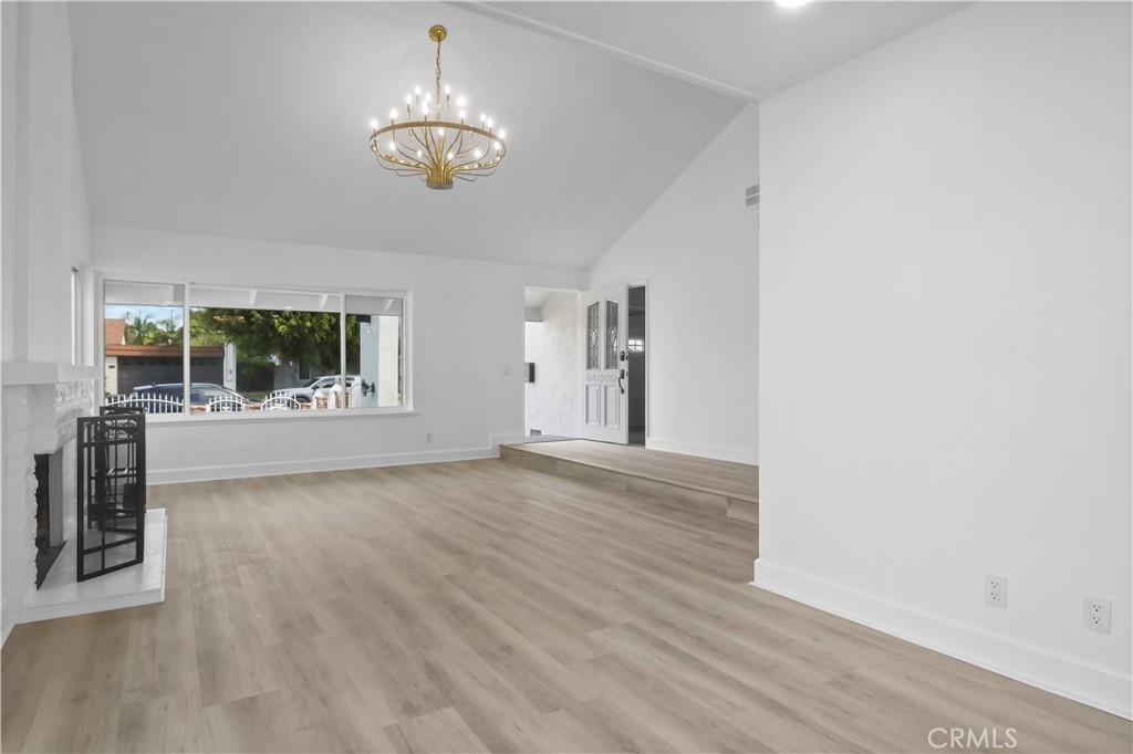 2122 W Chalet Property Photo 11