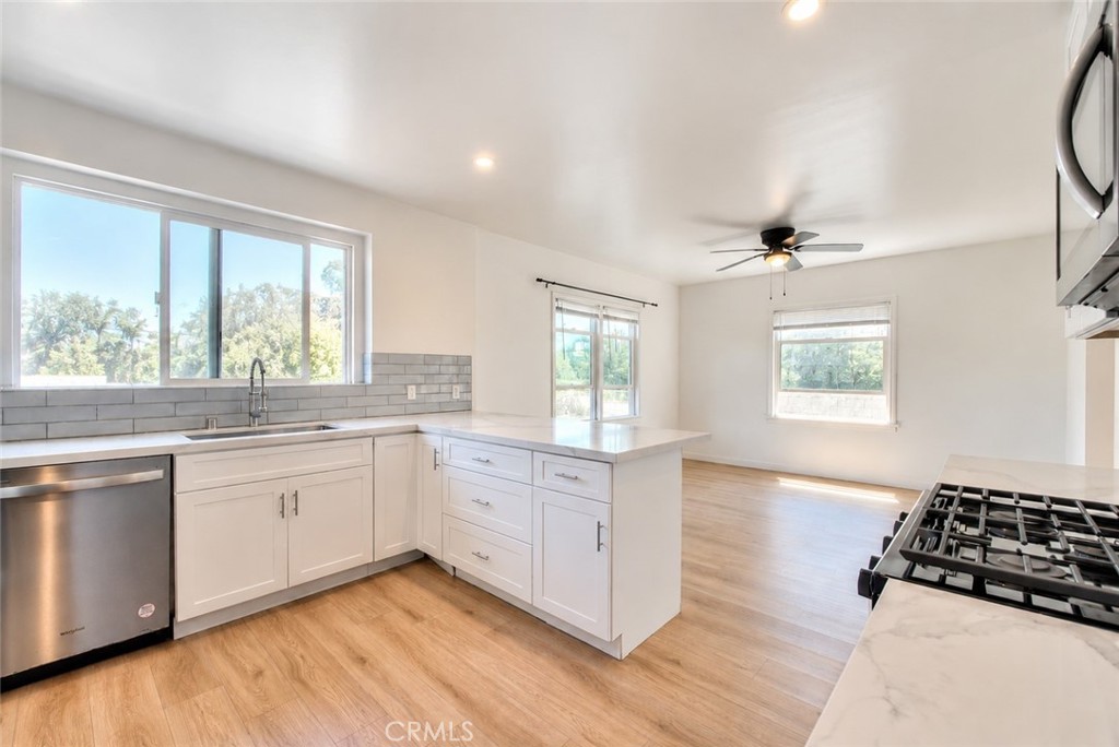 230 Mira Mar Avenue A Property Photo 11
