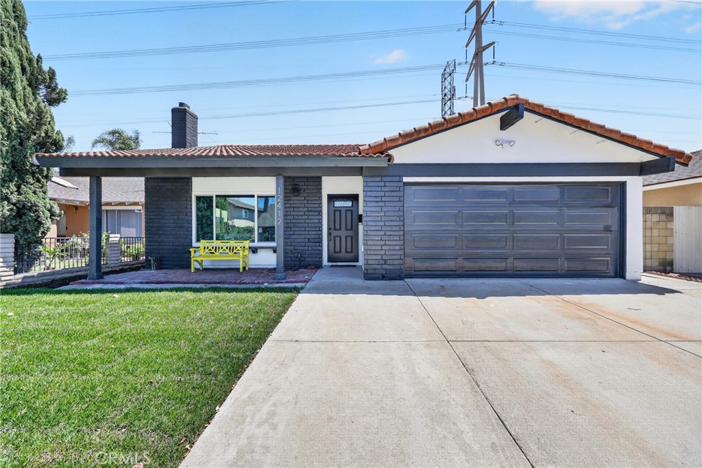 12412 Viarna Property Photo