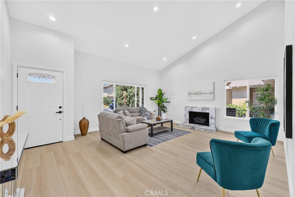 12412 Viarna Property Photo 5