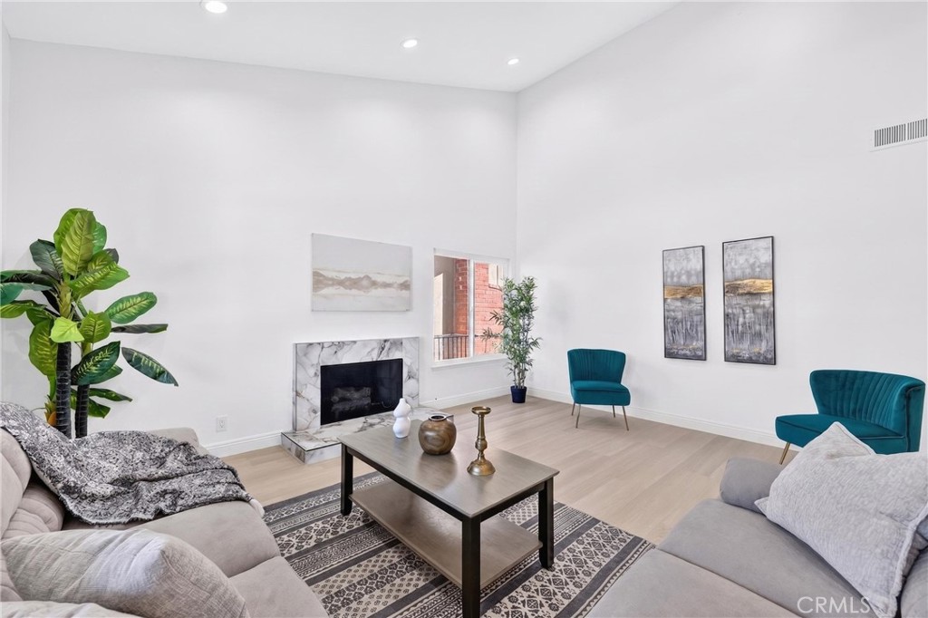 12412 Viarna Property Photo 6