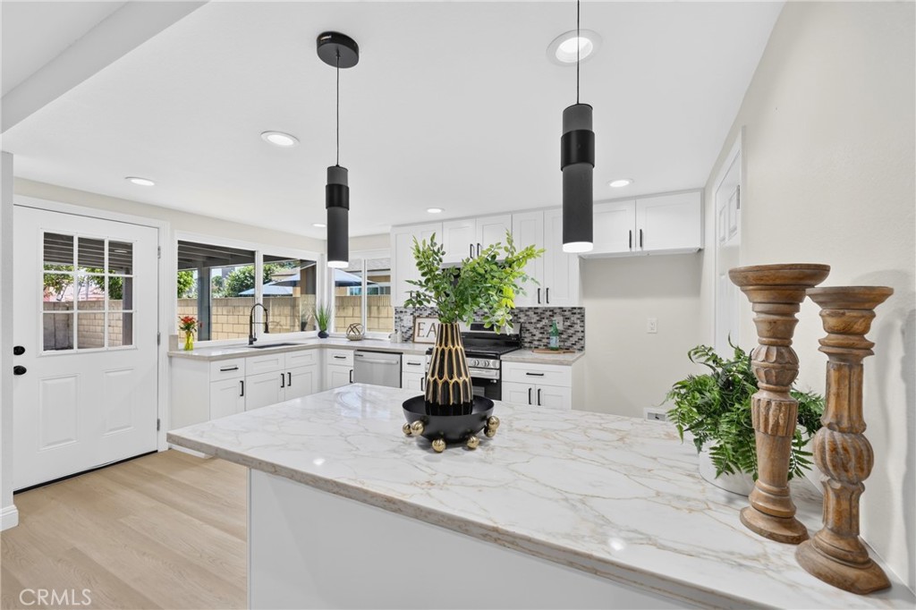 12412 Viarna Property Photo 14