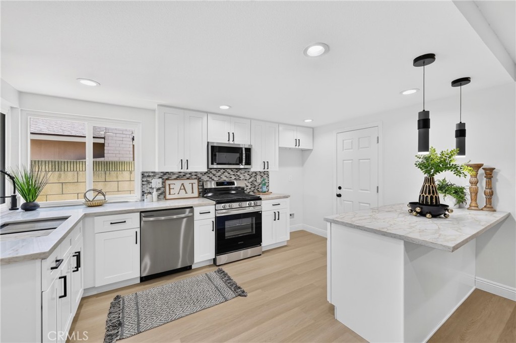 12412 Viarna Property Photo 15