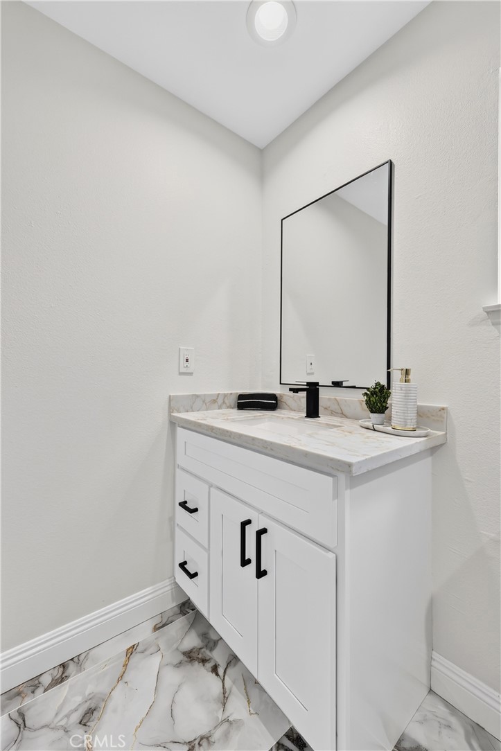 12412 Viarna Property Photo 21