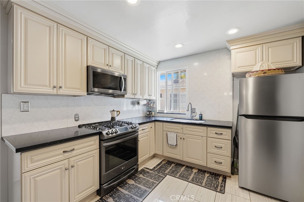 15515 Harvest Property Photo 4