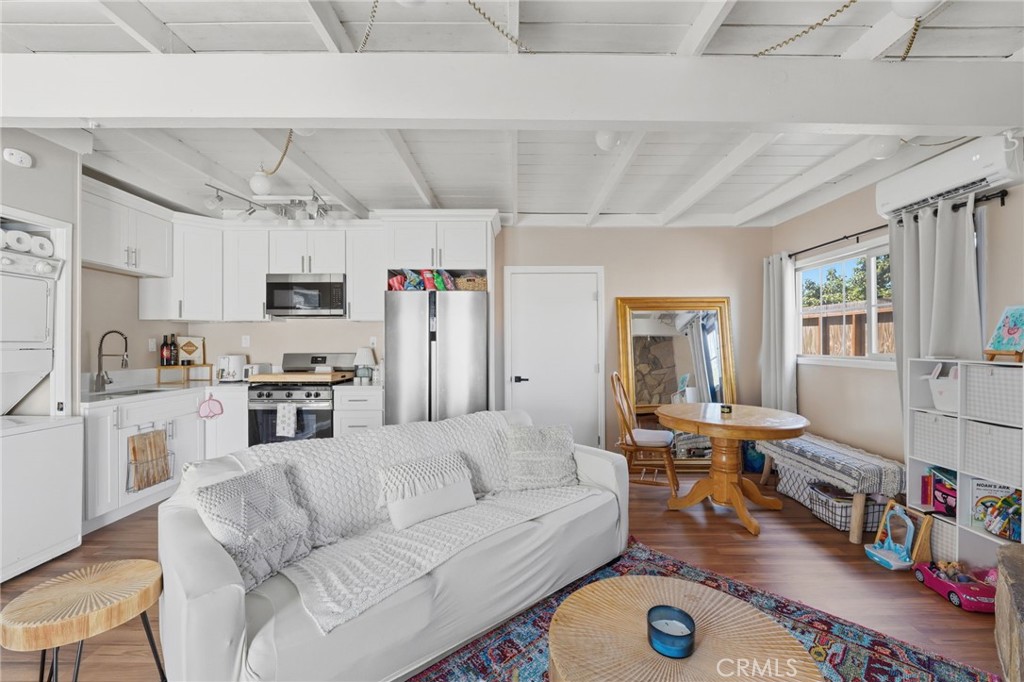 15515 Harvest Property Photo 6