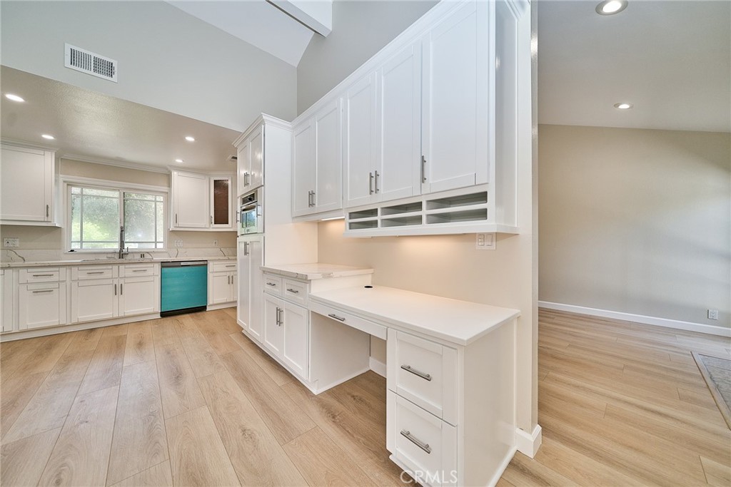 18315 Alfred Avenue Property Photo 8