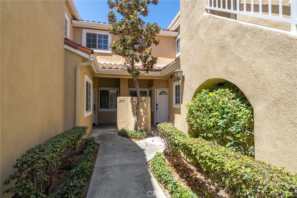 2413 Mira Monte Court Property Photo 2