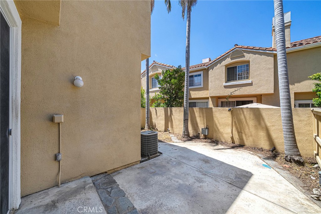 2413 Mira Monte Court Property Photo 17