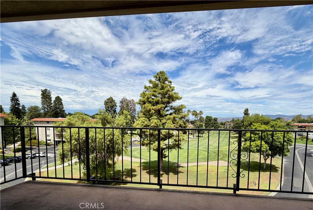 2385 Via Mariposa W 3C Property Photo 1