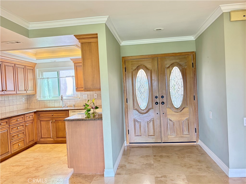 2385 Via Mariposa W 3c Property Photo 3