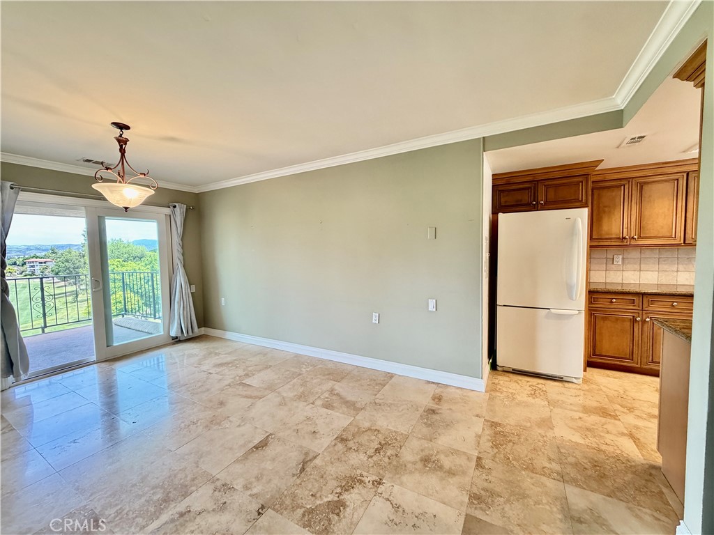 2385 Via Mariposa W 3c Property Photo 9