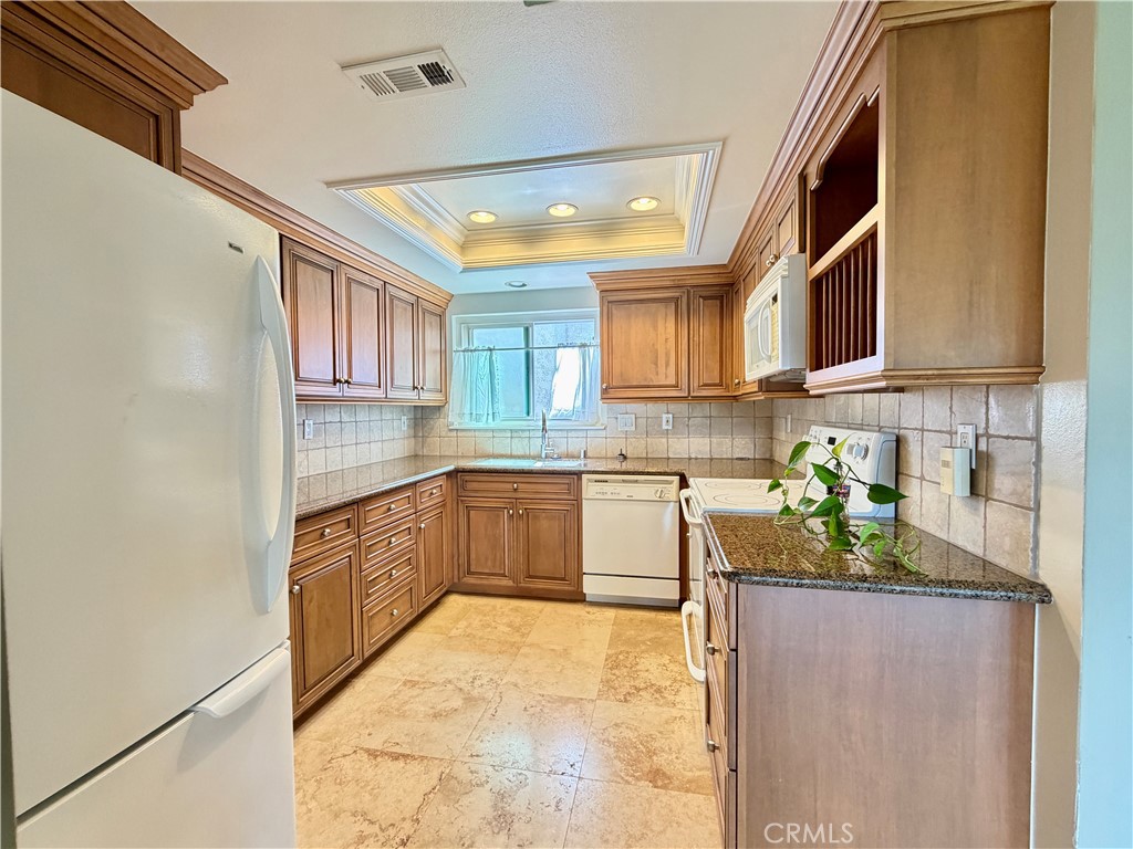 2385 Via Mariposa W 3c Property Photo 16