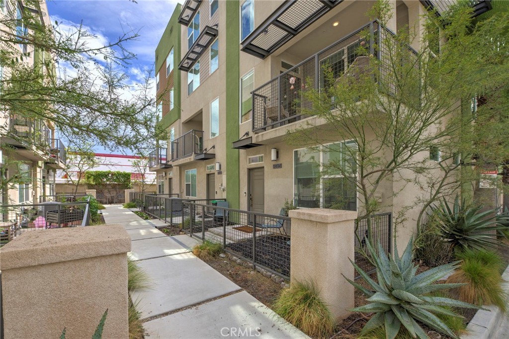17614 Garden House Property Photo 1