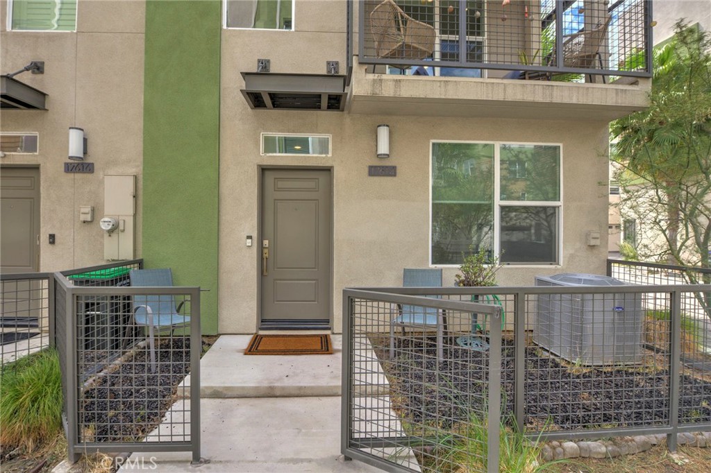 17614 Garden House Property Photo 2