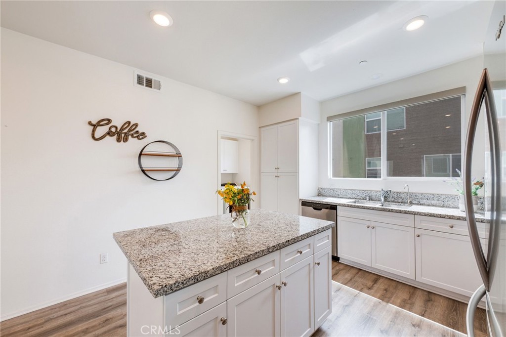 17614 Garden House Property Photo 6