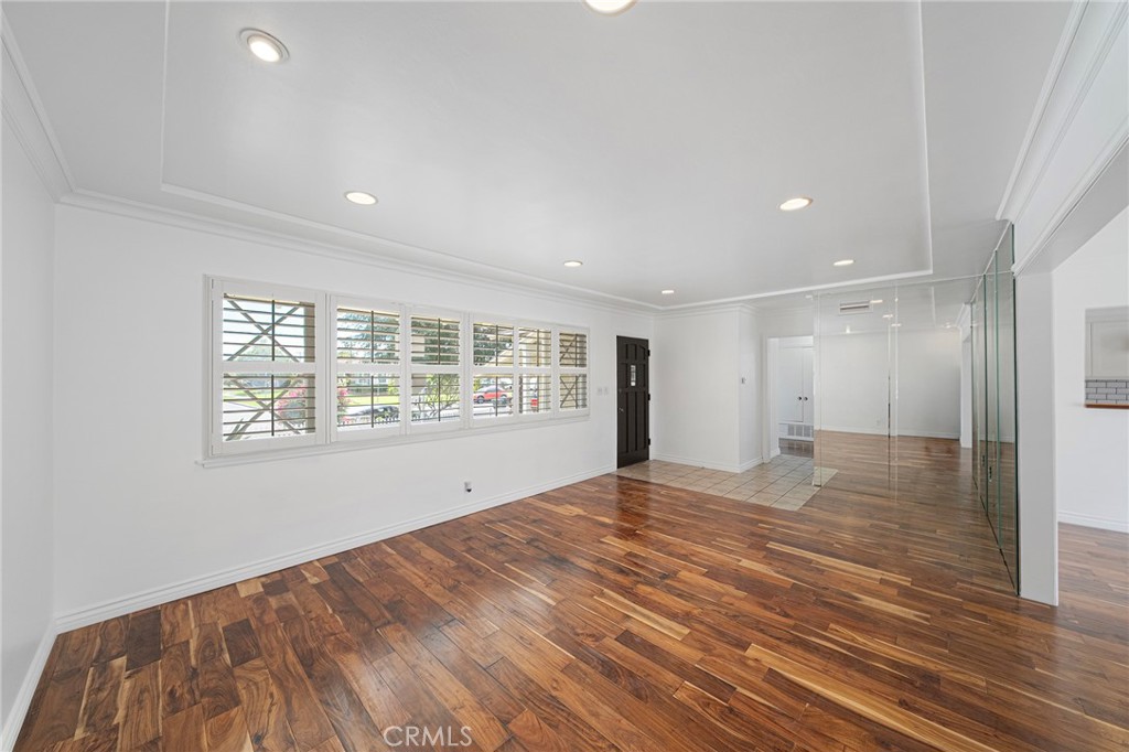 901 W Autumn Property Photo 15