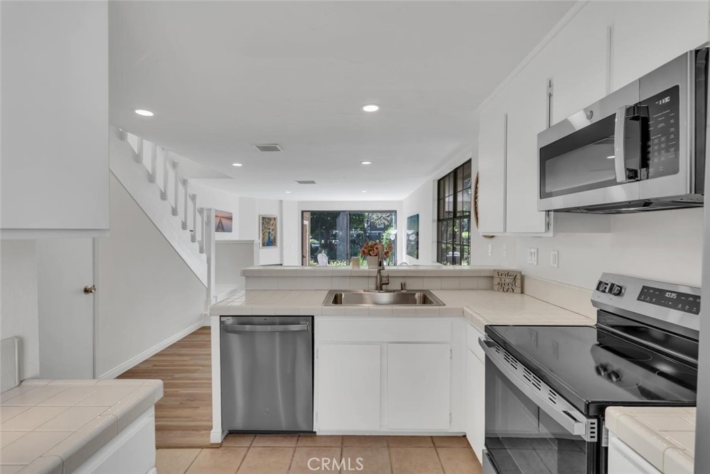 247 Pineview Property Photo 4