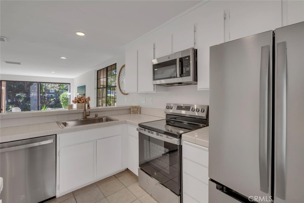 247 Pineview Property Photo 6