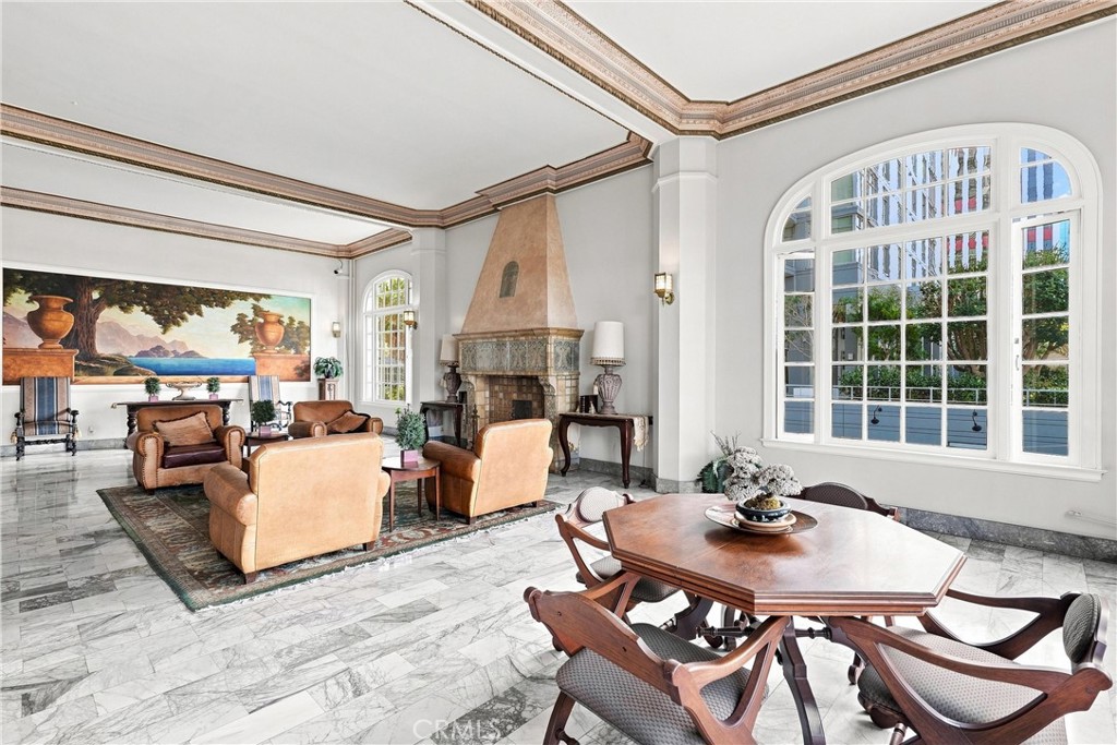360 W Ocean Blvd 407 Property Photo 5