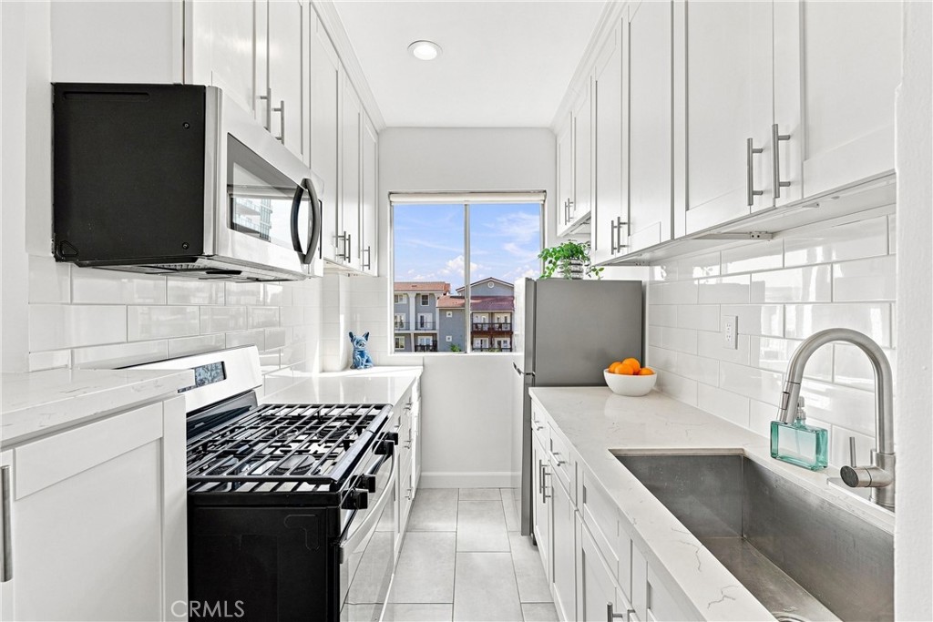 360 W Ocean Blvd 407 Property Photo 7